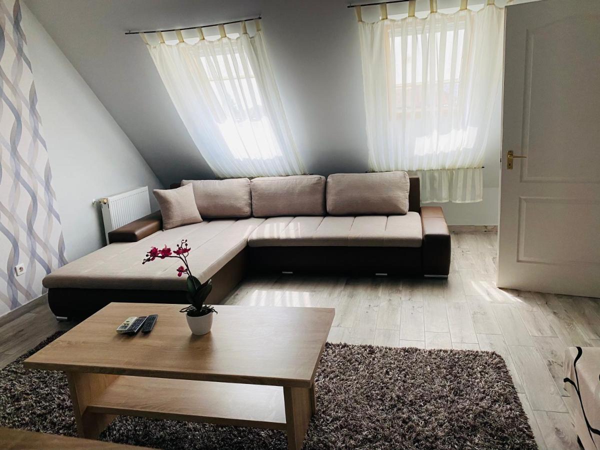 Appartamento Tamara Apartman Hajdúszoboszló Esterno foto
